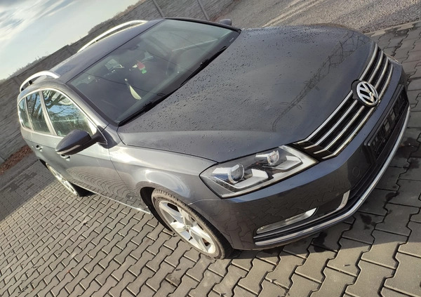 Volkswagen Passat cena 38900 przebieg: 213000, rok produkcji 2011 z Żychlin małe 596